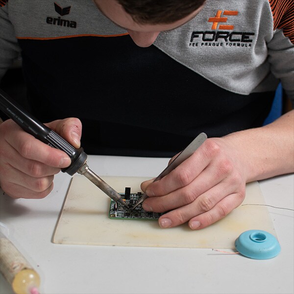 HofSpannung Motorposrt e. V. team and car